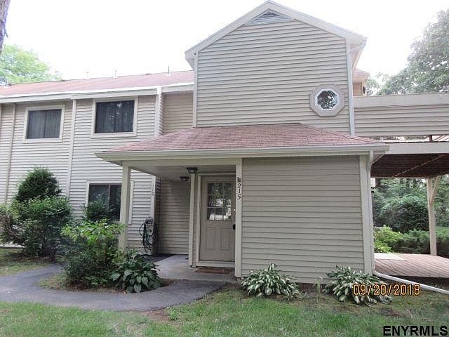 1st image of 215 Grenadier Ct