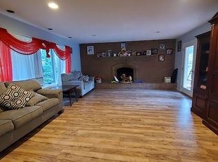 1 Hickory Rd, Sloatsburg, NY 10974