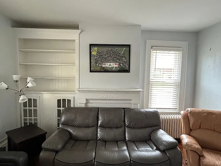 930 Ridge Ave — Photo 16