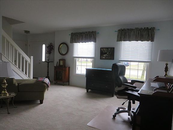 4th image of 10310 White Oak Dr
