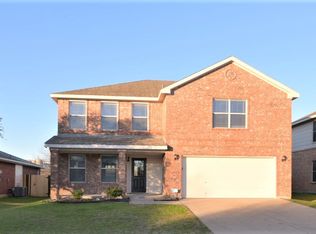 732 Eagle Dr, Saginaw, TX 76131