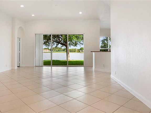3rd image of 6100 Santa Margarito Dr