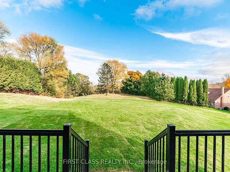 15 Kenneth Campbell Ct — Photo 34