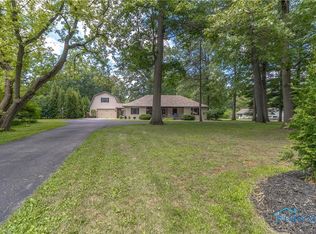 8411 Larch Rd, Toledo, OH 43617