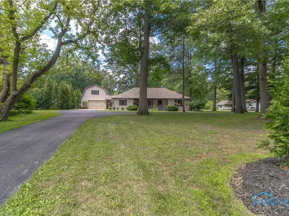 8411 Larch Rd, Toledo, OH 43617