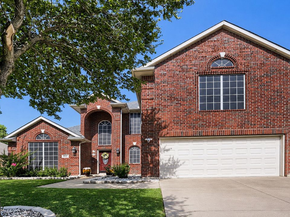 1st image of 5717 Greenway Dr