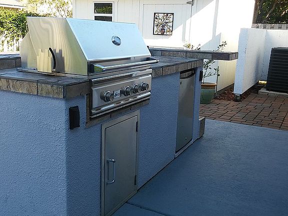 Out Door Kitchen