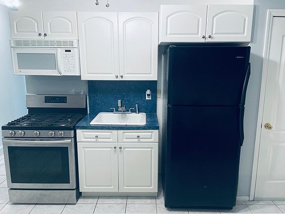 4th image of 69 Arden Ave