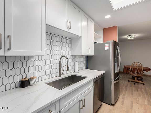 3rd image of 14300 W BELL Road #117