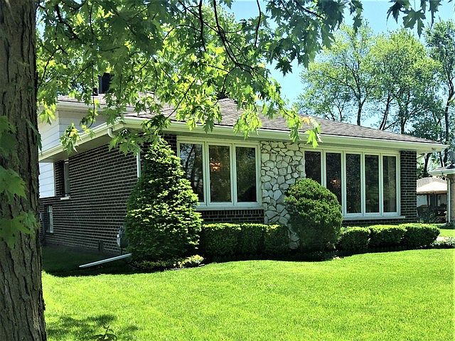 1st image of 7947 Leclaire Ave