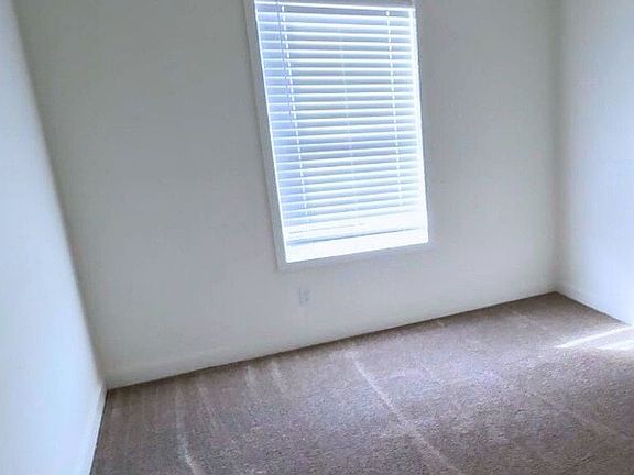 4th image of 845 E Diagonal Rd #165