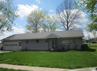310 NW Avenue St, Mason City, IL 62664