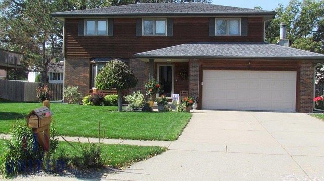 1st image of 409 Broadmoor Dr