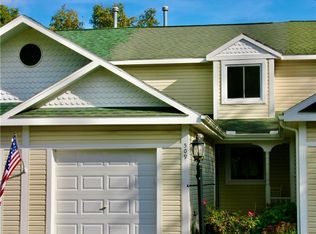 509 Timber Ridge Dr, Camillus, NY 13031