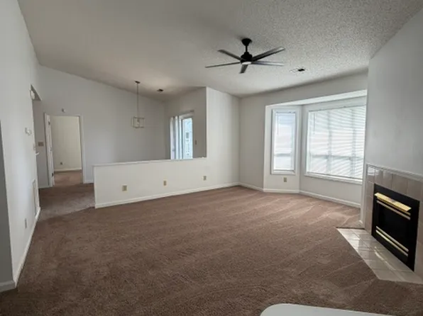 107 Breezewood Dr APT F, Greenville, NC 27858