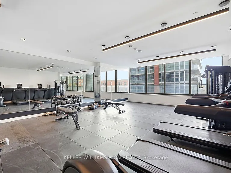 180 George St #1002 — Photo 36
