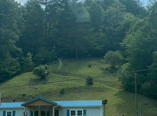 801 Lower Whiteoak Rd, Ashford, WV 25009