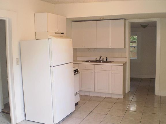 2nd image of 305 N Arrawana Ave APT B