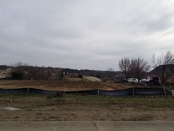 4th image of 2800 Eden Dr
