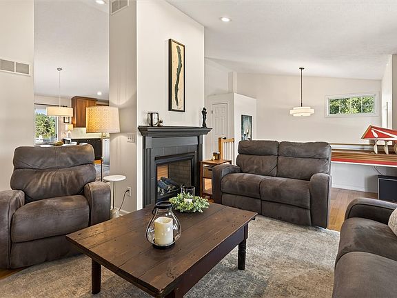 5th image of 2067 Eddy Rd