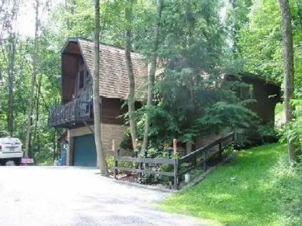 195 Hartge Rd, Lower Burrell, PA 15068