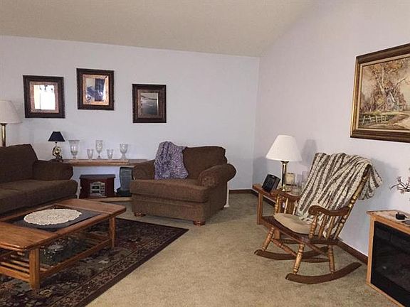 4th image of 2111 Bridgewater Dr