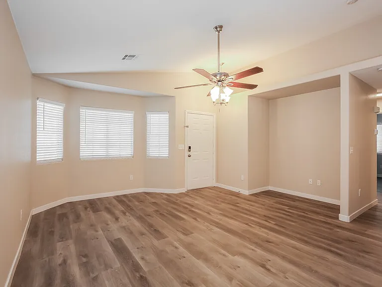 4929 Whispering Spring Ave — Photo 4