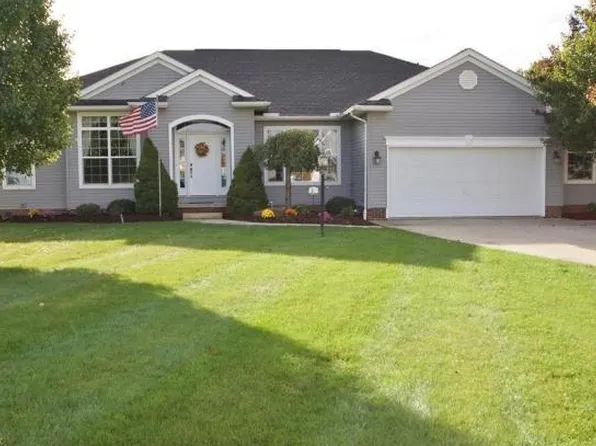 2047 Masters Point Cir SE, Massillon, OH 44646