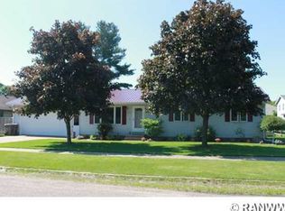 2311 Edgewood Ln, Eau Claire, WI 54703