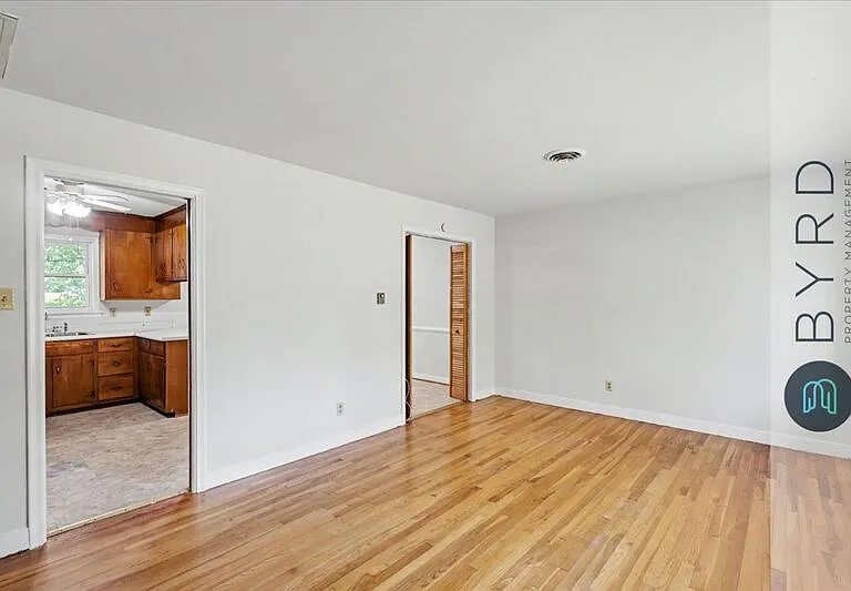 8501 Woodward Dr — Photo 7