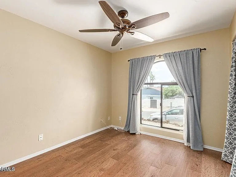 239 E Aster Dr — Photo 15