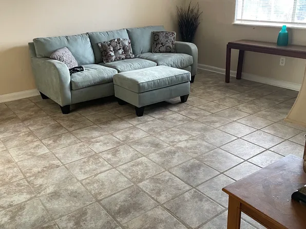 214 Camelot Dr, College Park, GA 30349