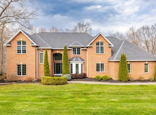 19 Jonathan Dr, Ellington, CT 06029