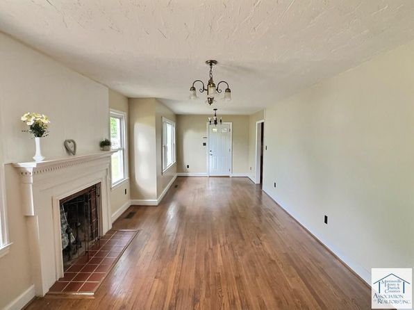 123 Salmon St, Martinsville, VA 24112
