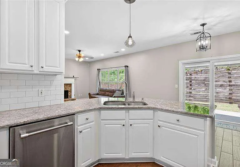 2865 Stonehenge Ct — Photo 13