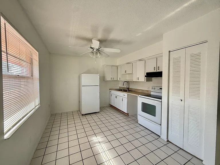 733 Michigan Ct #4 — Photo 4