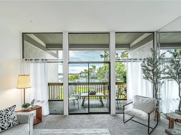 5215 Marina Pacifica Dr S, Long Beach, CA 90803