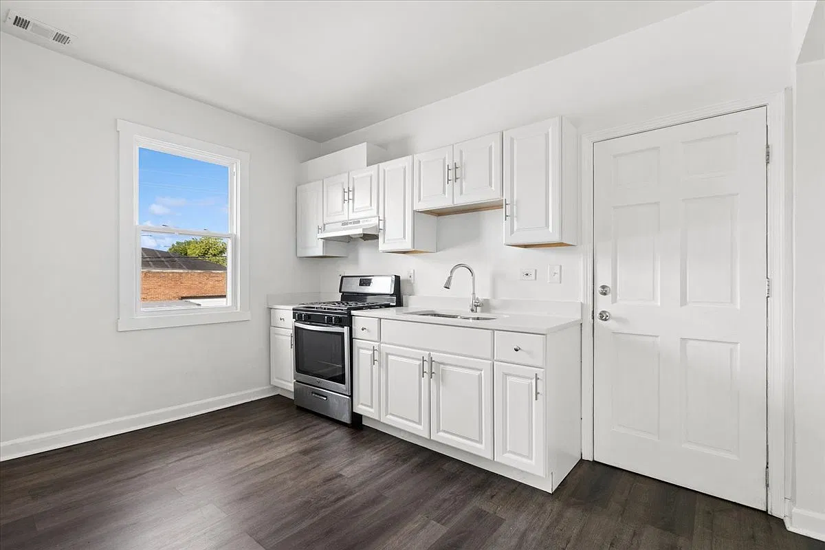 2 bed, 778 sqft, $1,750 — Photo 2