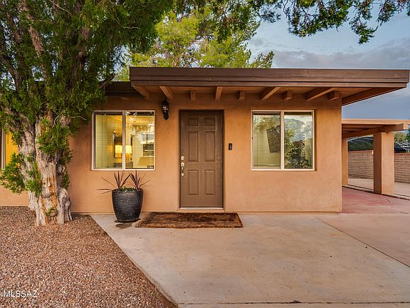 4th image of 2842 N Tucson Blvd