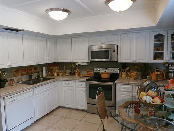 3rd image of 237 E Hornbeam Dr