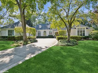 208 Saint Michael Ct, Oak Brook, IL