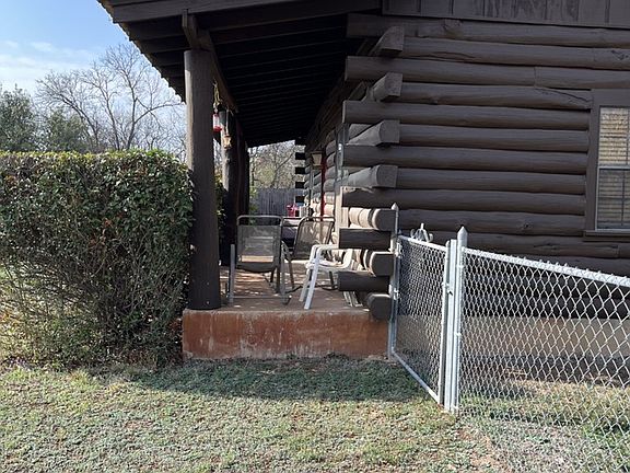 5th image of 112 Oak Dr