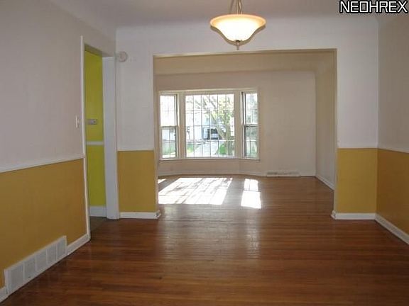 5th image of 411 E 245th St