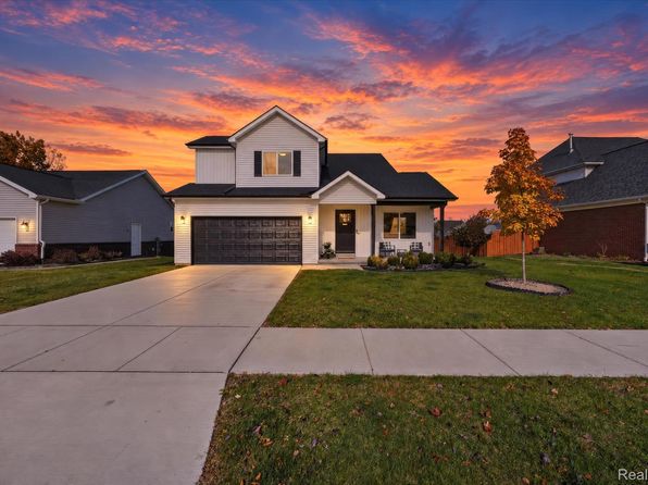 55 Old Carriage Ln