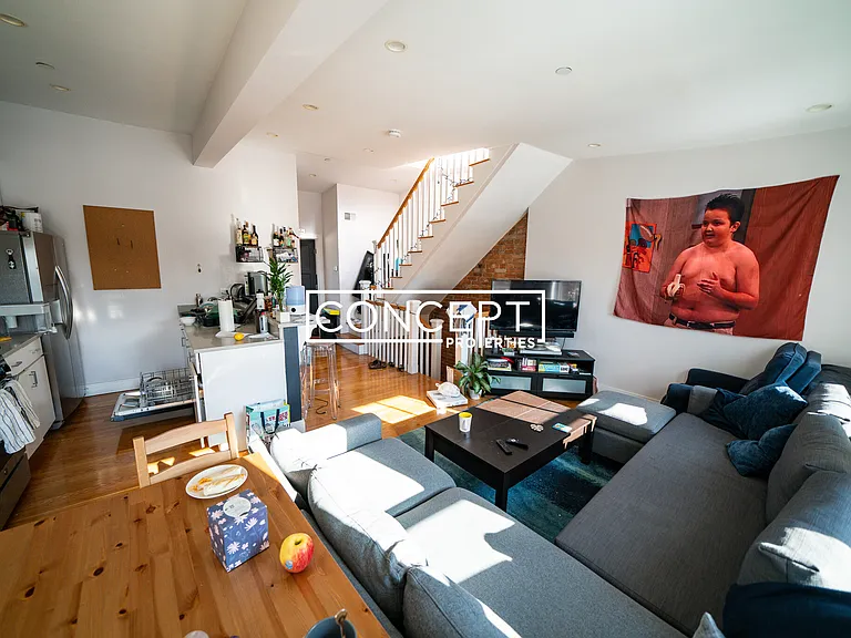 11 Highland Park Ave #Penthouse 2 — Photo 2