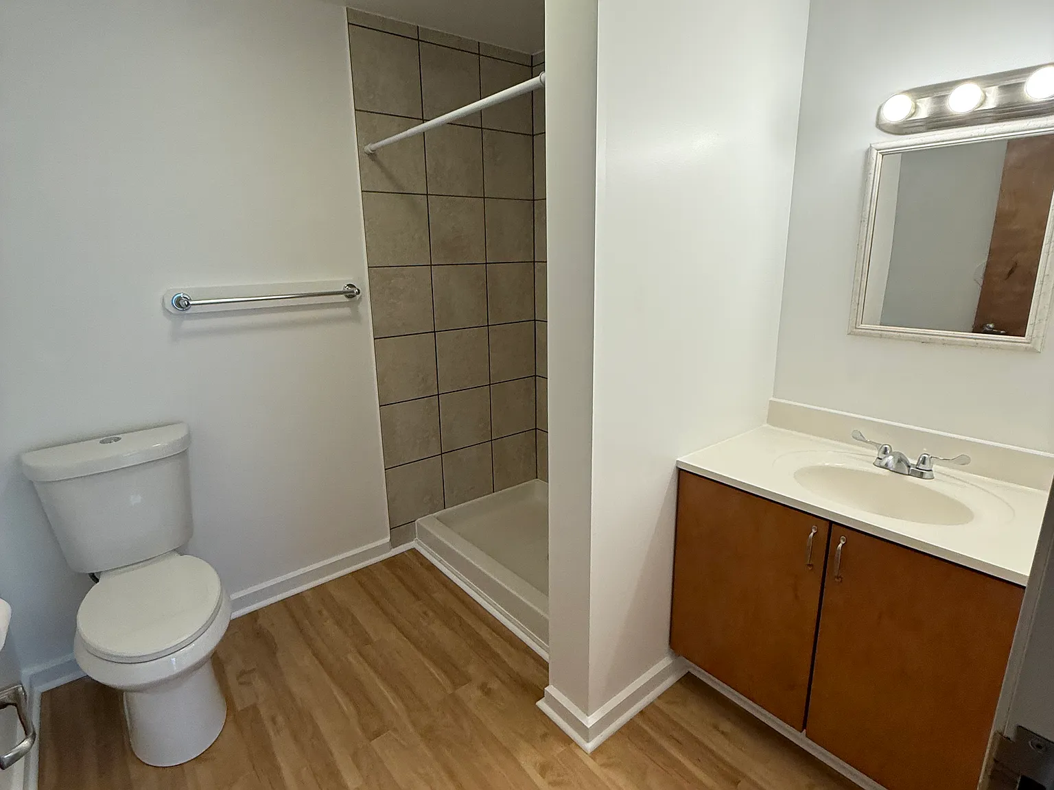 4 bed, 1000 sqft, $1,950 — Photo 4