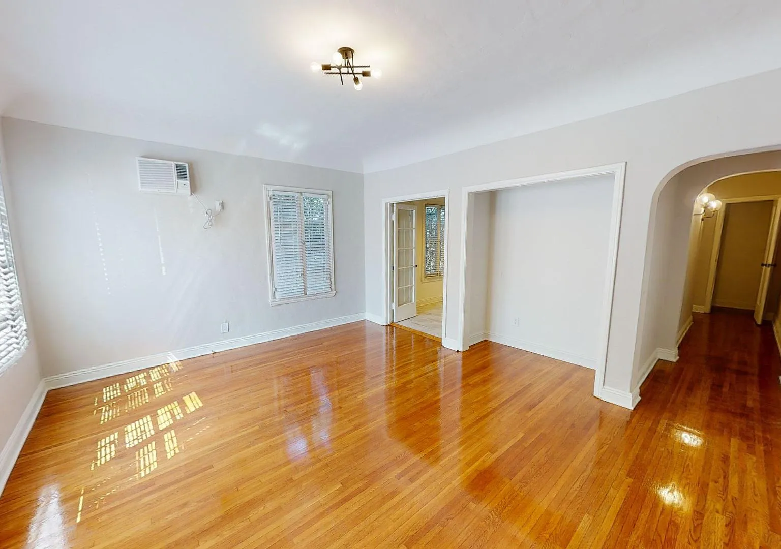 Curson Apartments...Newly remodeled...Brand New Kitchen...CALL NOW!! — Photo 2