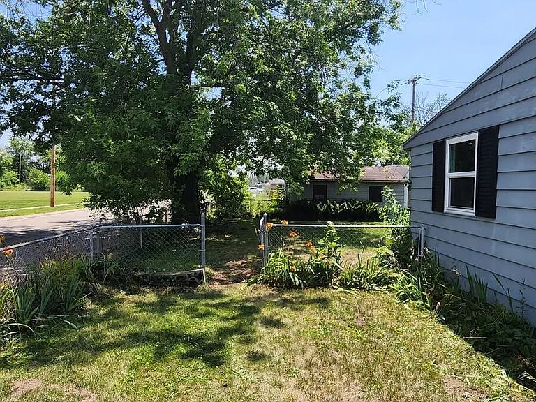 803 W Donaldson Ave — Photo 25