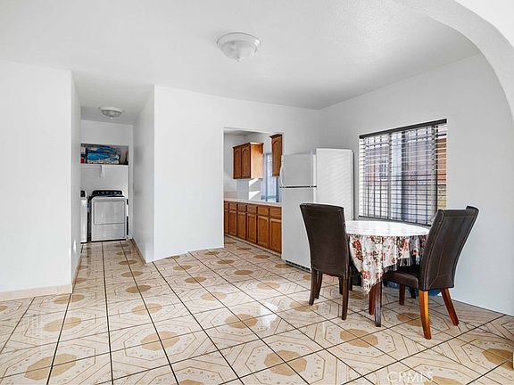 4th image of 506 E 62nd St