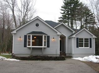 1 Governor Powell Dr, Hampton Falls, NH 03844